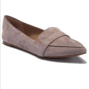 Steve Madden “Janina” pointy-toe flat
